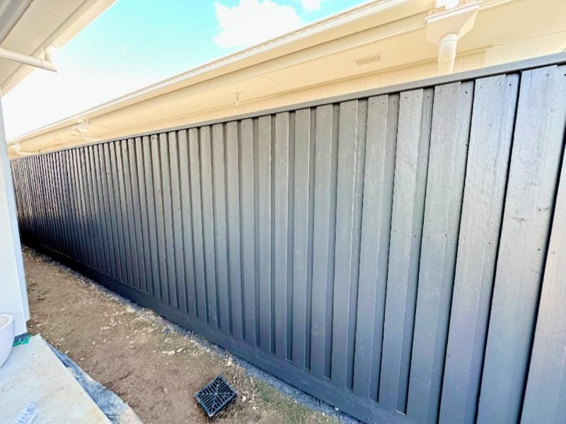 Fence Painting in Wagga Wagga