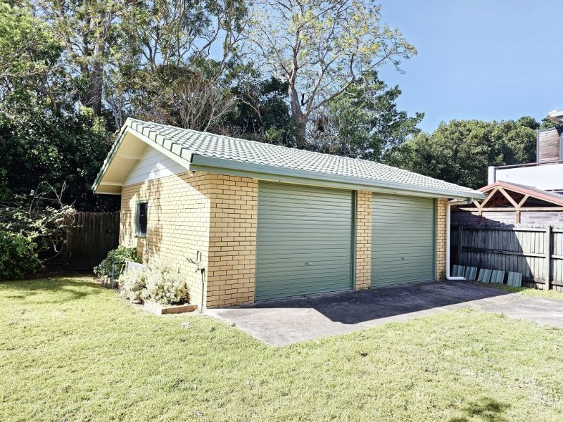 Garage Door Painting in Wagga Wagga